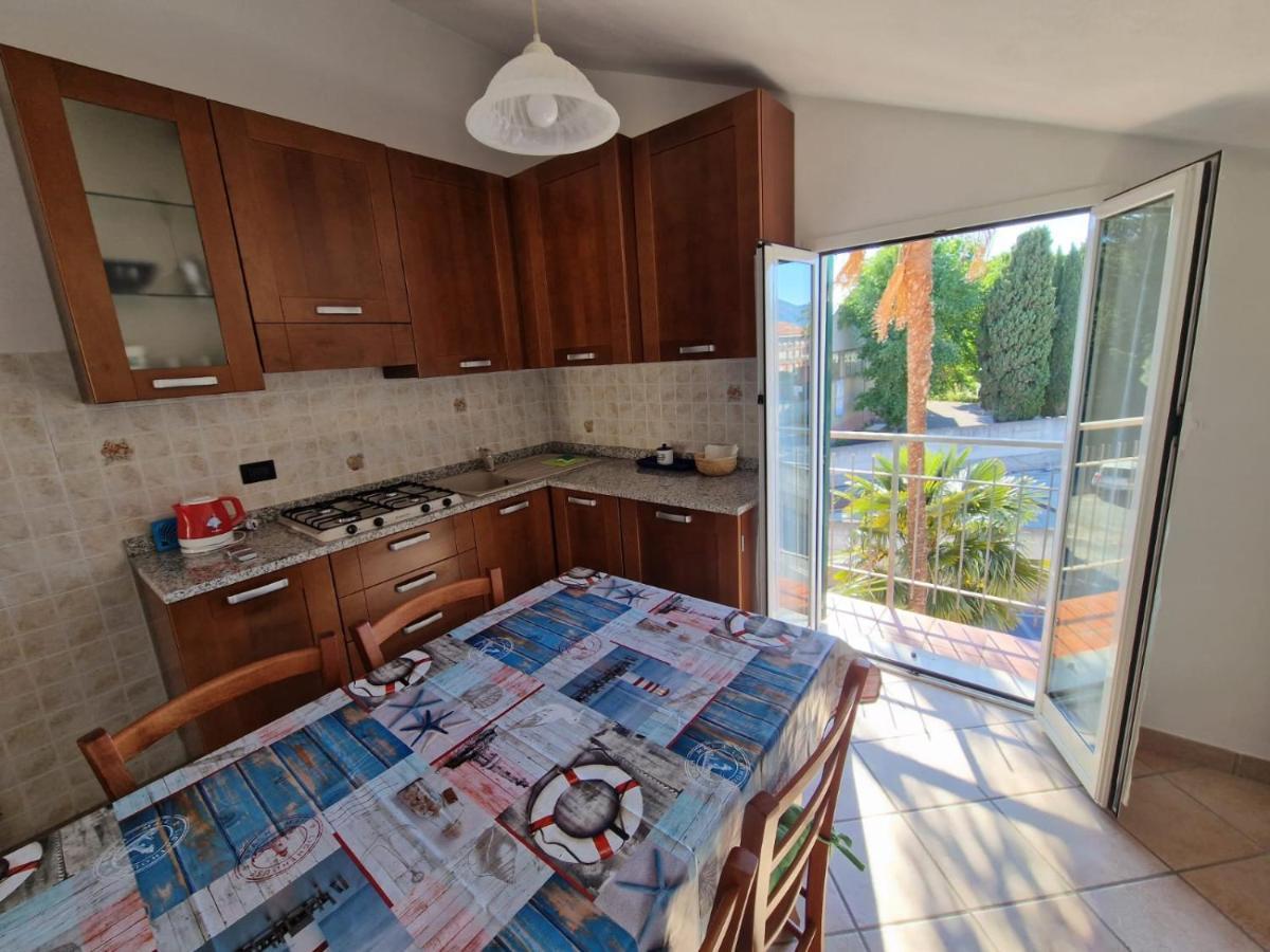Palm House Apartment Albenga Ngoại thất bức ảnh