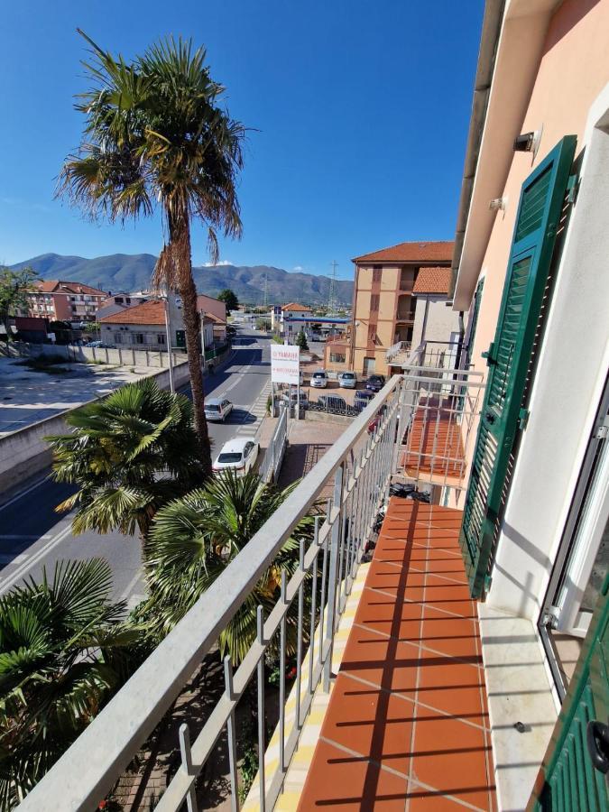 Palm House Apartment Albenga Ngoại thất bức ảnh